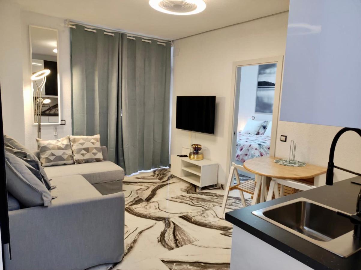 2 Bedrooms Flat + Balcony + Parking At Las Canteras Beach Лас Палмас де Гран Канария Екстериор снимка