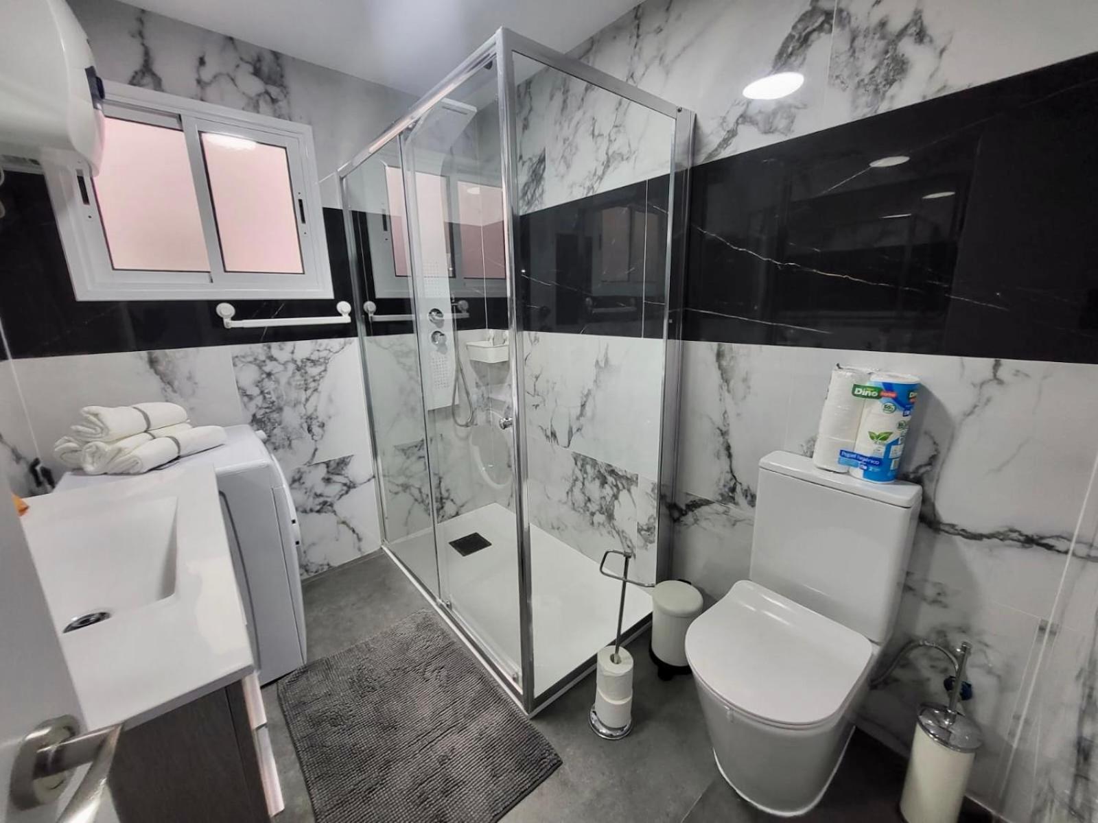 2 Bedrooms Flat + Balcony + Parking At Las Canteras Beach Лас Палмас де Гран Канария Екстериор снимка
