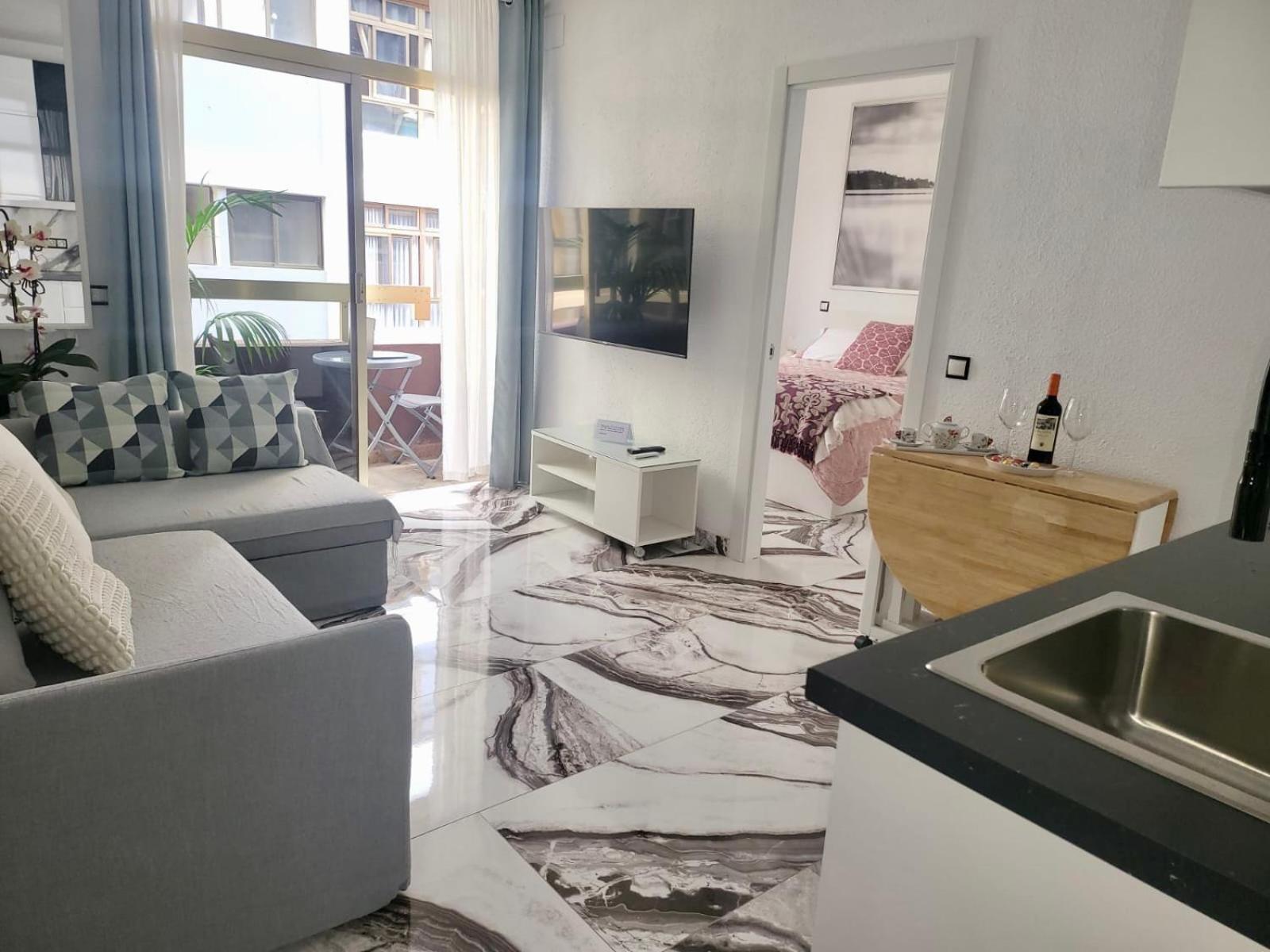 2 Bedrooms Flat + Balcony + Parking At Las Canteras Beach Лас Палмас де Гран Канария Екстериор снимка