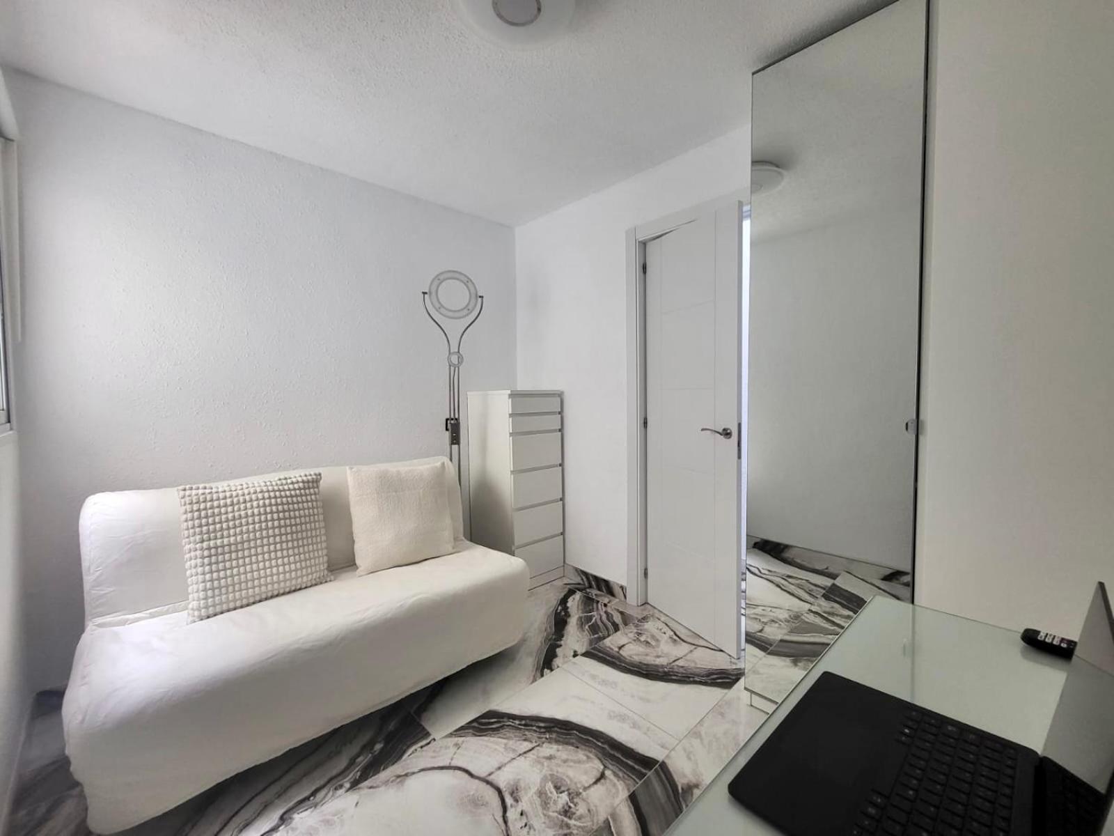 2 Bedrooms Flat + Balcony + Parking At Las Canteras Beach Лас Палмас де Гран Канария Екстериор снимка