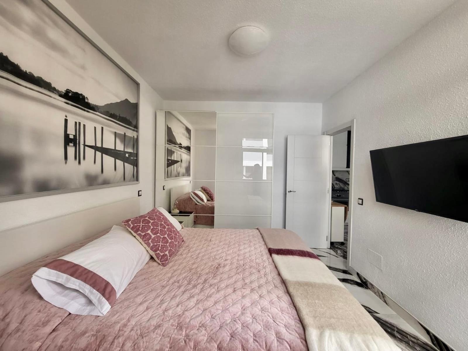 2 Bedrooms Flat + Balcony + Parking At Las Canteras Beach Лас Палмас де Гран Канария Екстериор снимка