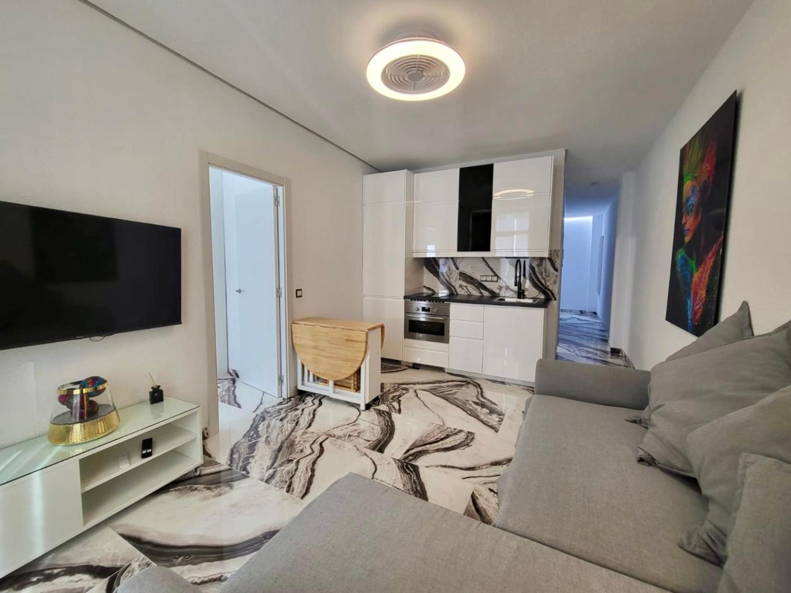 2 Bedrooms Flat + Balcony + Parking At Las Canteras Beach Лас Палмас де Гран Канария Екстериор снимка